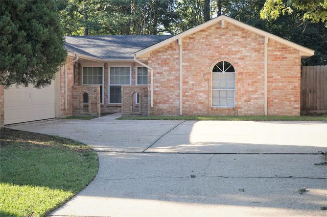 2727 Tinechester Dr, Kingwood, TX 77339