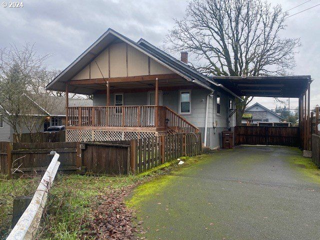 275 S  13th St, Saint Helens, OR 97051