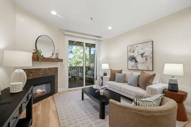 211 S  Fremont St #204, San Mateo, CA 94401