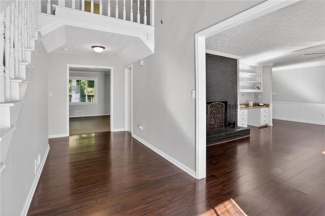 2223 Angela Dr SW, Lilburn, GA 30047