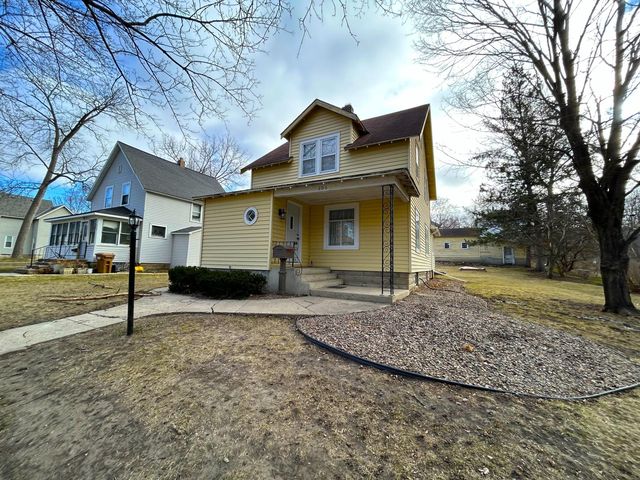 206 S  10th St, Montevideo, MN 56265
