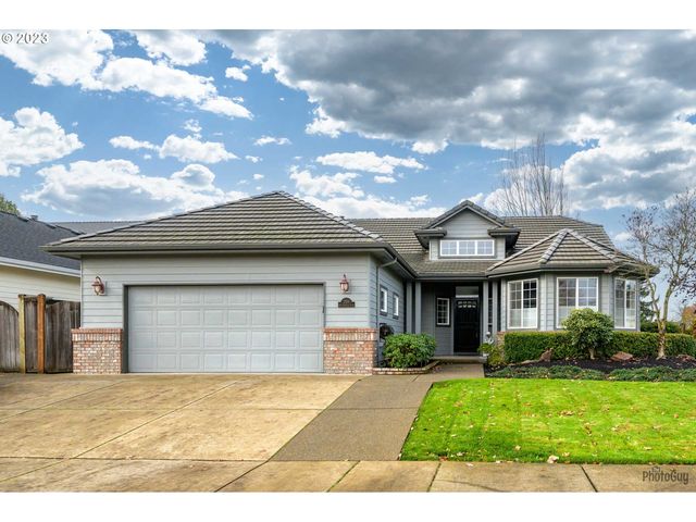729 Old Orchard Ln, Springfield, OR 97477