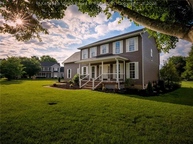 1 Meadow Ridge Dr, Hurricane, WV 25526