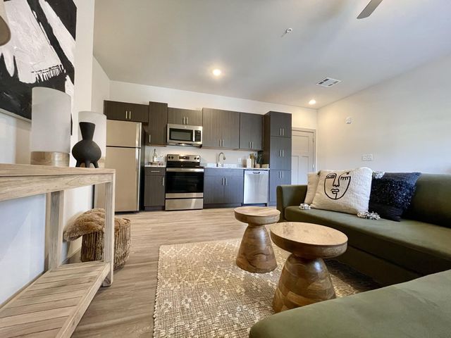 542 Gateway Centre Pkwy #3344aba3a, Richmond, VA 23235