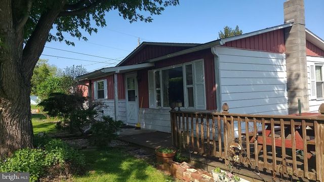 15 Mulberry St, Franklin, WV 26807