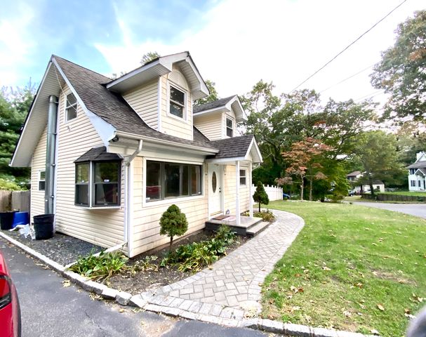 Address Not Disclosed, Sound Beach, NY 11789