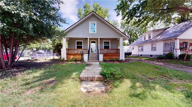 503 E  Locust St, Nevada, MO 64772