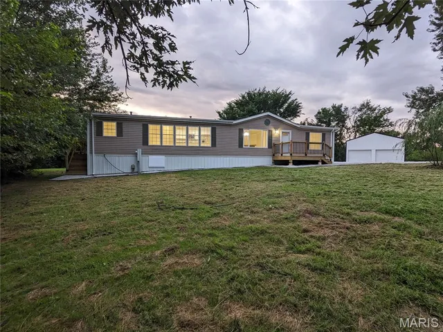 1825 Myers Rd, Troy, MO 63379
