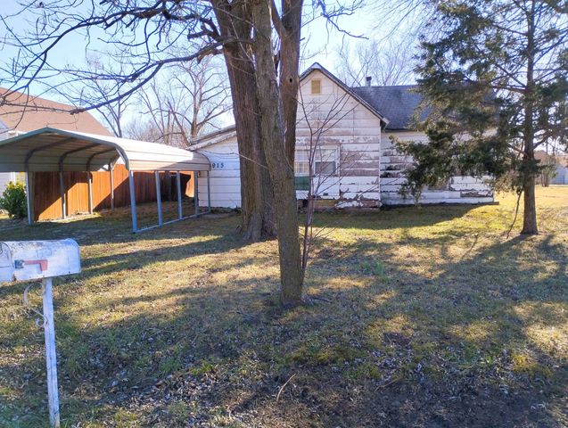 915 W  Colorado St, Coffeyville, KS 67337