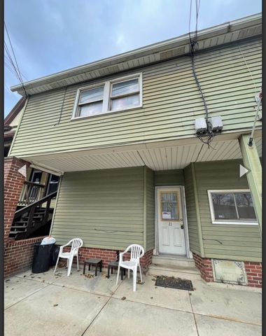 21 Main St   #1, Walnutport, PA 18088