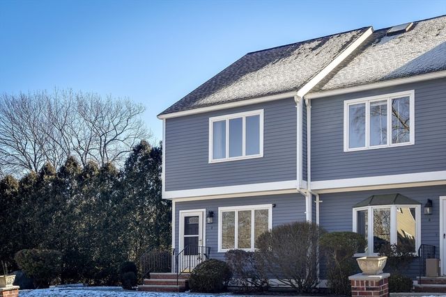 2 Turning Mill Ln #1, Quincy, MA 02169