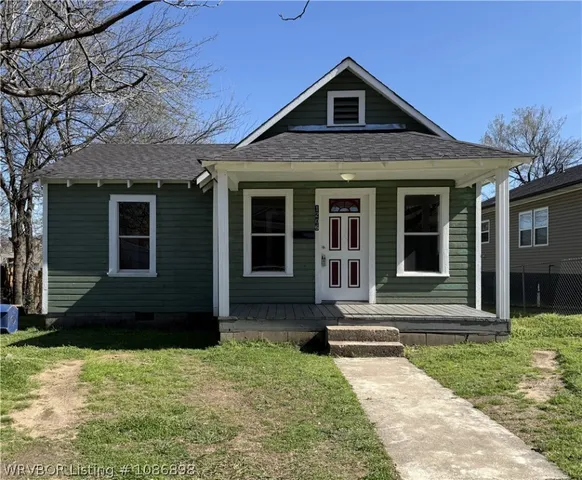 1206 N  6th St, Fort Smith, AR 72901