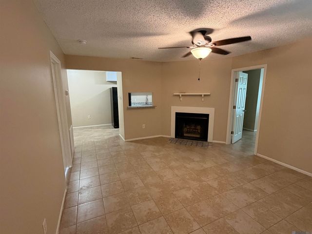 914 Hammond Manor Dr #C, Baton Rouge, LA 70816