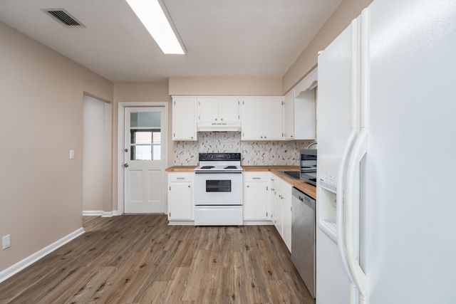 261 Dillon Dr, Orange Park, FL 32073