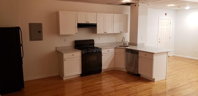 28-30 Fleet St   #B3, Boston, MA 02113