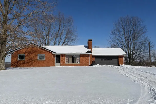 3620 Willow Neave Rd, Brooksville, KY 41004