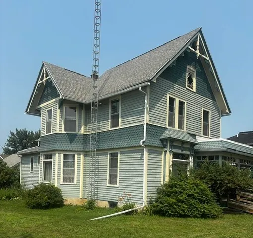 110 Pine St, Lancaster, WI 53813