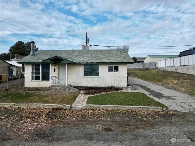 213 W Kelso Avenue, Electric City, WA 99123