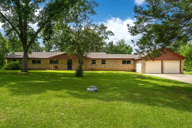 1318 Lansing Ln, Longview, TX 75605