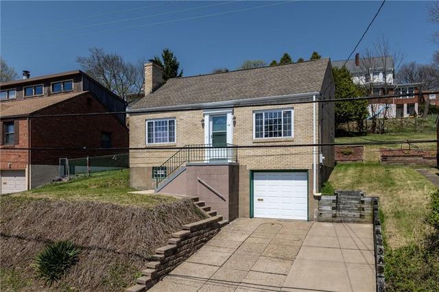 14 Pioneer Ave, Pittsburgh, PA 15229