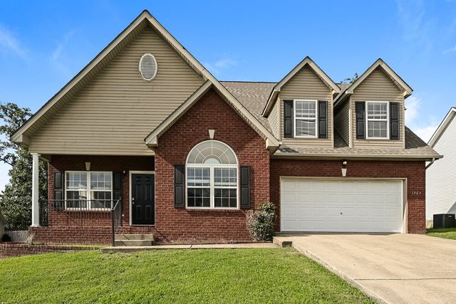 1903 Champlain Dr, La Vergne, TN 37086