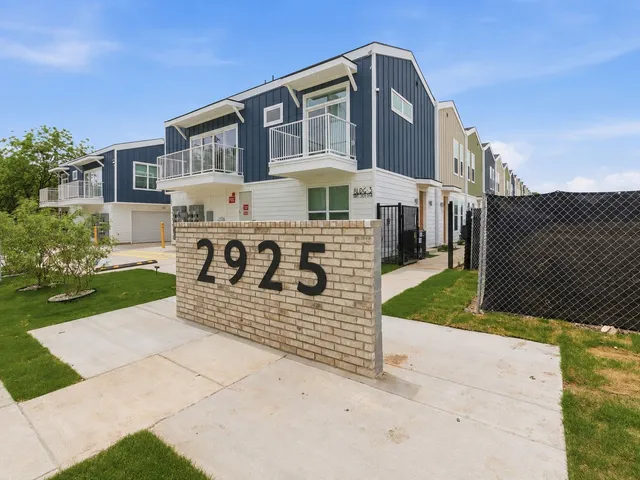 2925 Spruce Valley Ln #404, Dallas, TX 75233