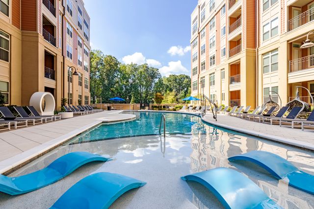 5725 Carnegie Blvd #206, Charlotte, NC 28209