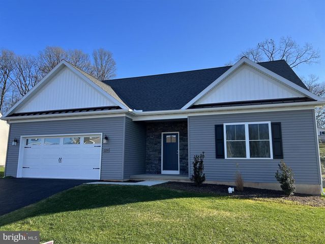 The Linden Plan in Stoneybrook of Elizabethtown, Elizabethtown, PA 17022