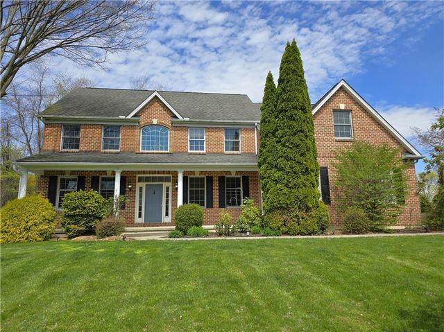 5701 Geissinger Rd, Zionsville, PA 18092
