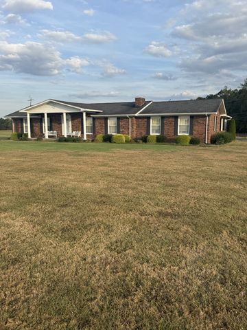 1332 Akersville Rd, Lafayette, TN 37083