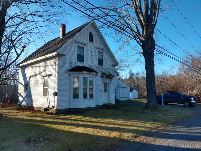 52 Pearl St, Camden, ME 04843