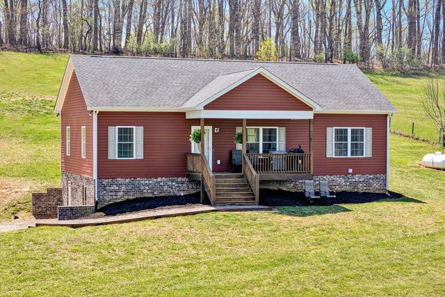 8350 Newport Rd, Catawba, VA 24070