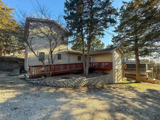 26015 County Road 262, Hermitage, MO 65668