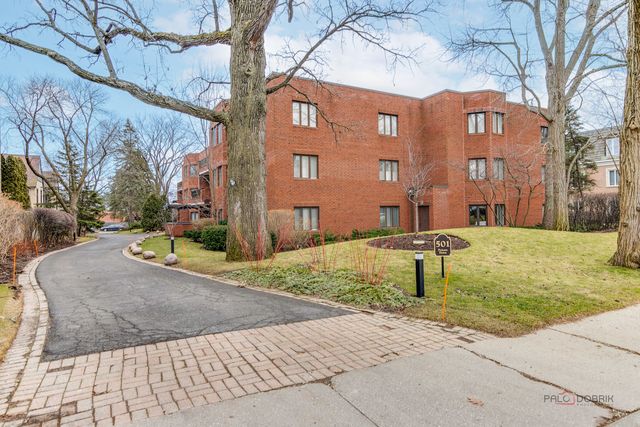 501 Oakwood Ave #1D, Lake Forest, IL 60045