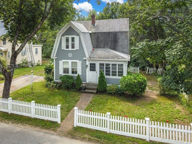 23 Shirley St, Concord, MA 01742