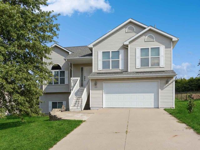 2031 Generry Dr, Coralville, IA 52241