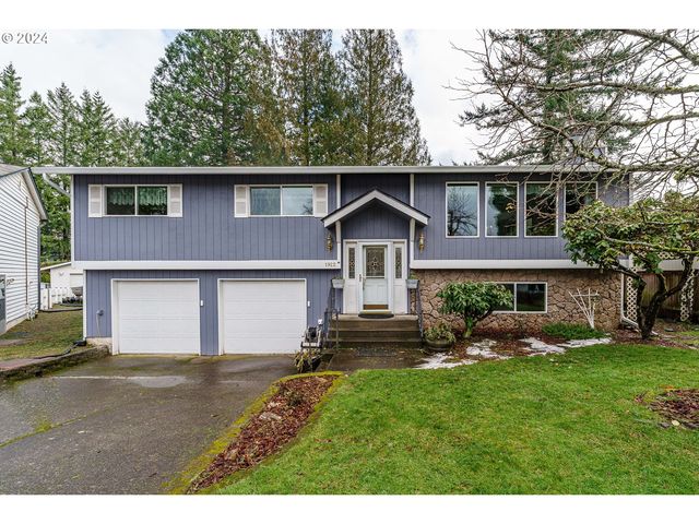 1922 SW Laura Ct, Troutdale, OR 97060