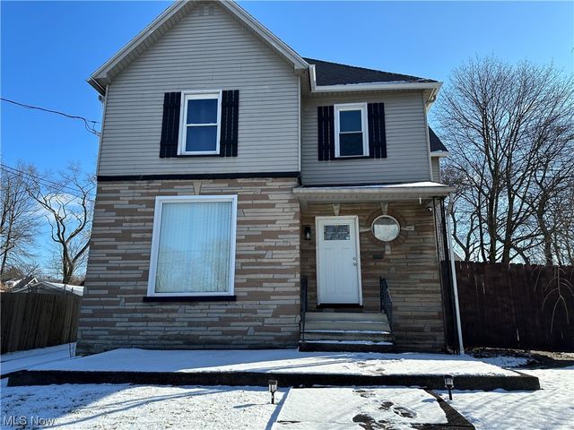 39 Belmont Ave, Niles, OH 44446