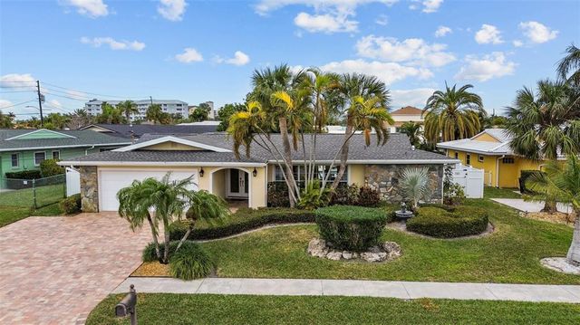310 Palm Is SE, Clearwater, FL 33767