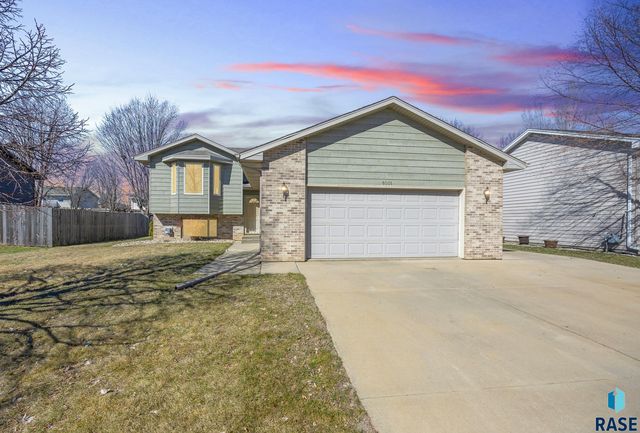 6001 S  Aaron Ave, Sioux Falls, SD 57106