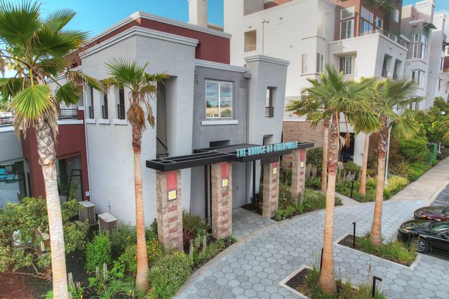1325 40th St #2W-001, Emeryville, CA 94608