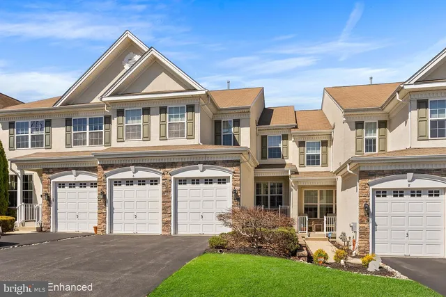 6 Wharton Dr, Glen Mills, PA 19342