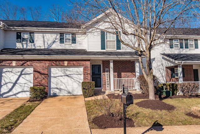 1067 Big Bend Crossing Dr, Valley Park, MO 63088