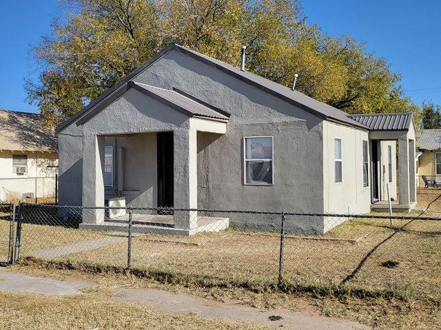 821 S  Avenue C, Portales, NM 88130