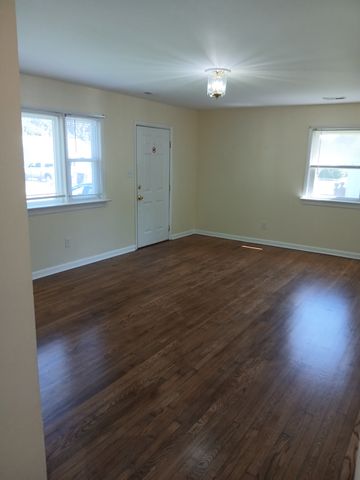 433 Rogers Ave, Hampton, VA 23664