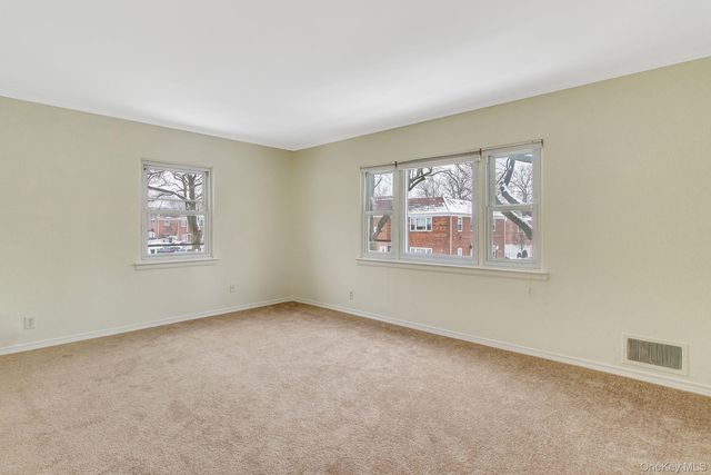 7507 198th St #2, Fresh Meadows, NY 11366