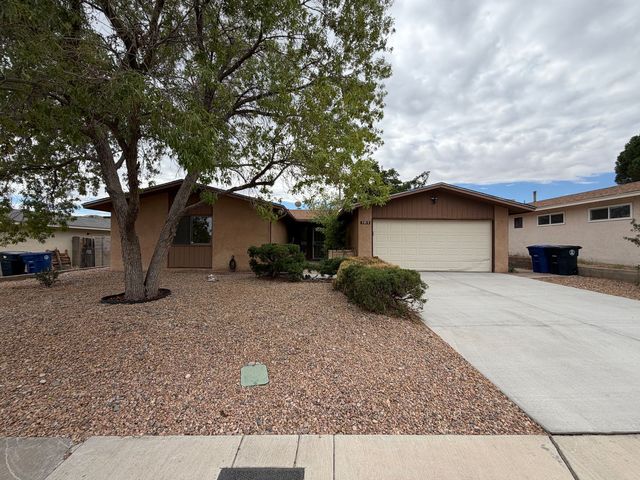 5812 Brahma Dr NW, Albuquerque, NM 87120