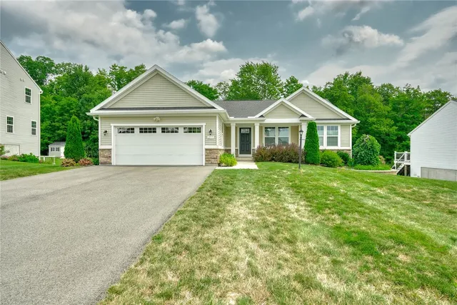277 Turtle Run, Macedon, NY 14502