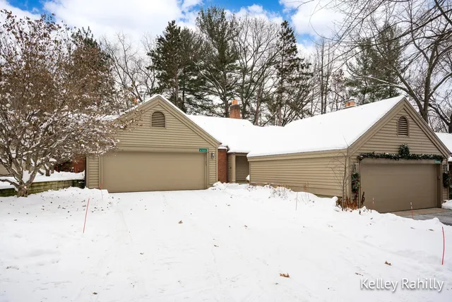 6587 Waybridge Dr SE, Grand Rapids, MI 49546
