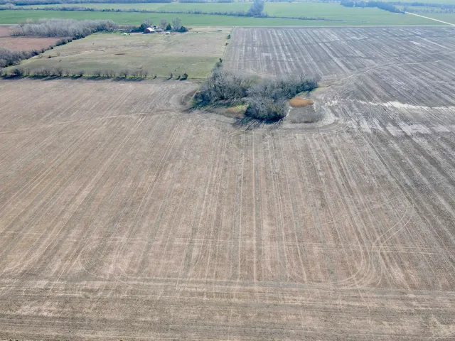 S  Dean Rd, Pretty Prairie, KS 67570